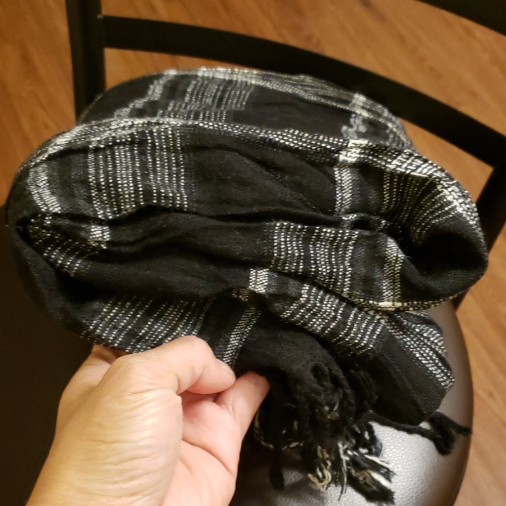 Shawl wrap - Picture 6 of 6
